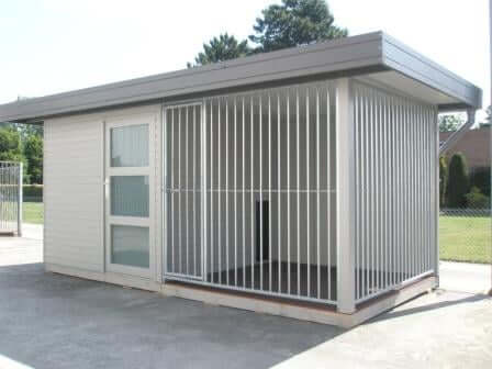 Petcomfort combinatie hondenhut - tuinhuis van 4,3m x 2,6m