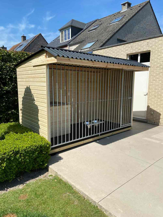Petcomfort-hondenhut-met-lessenaars-dak-3mx1,5m-1