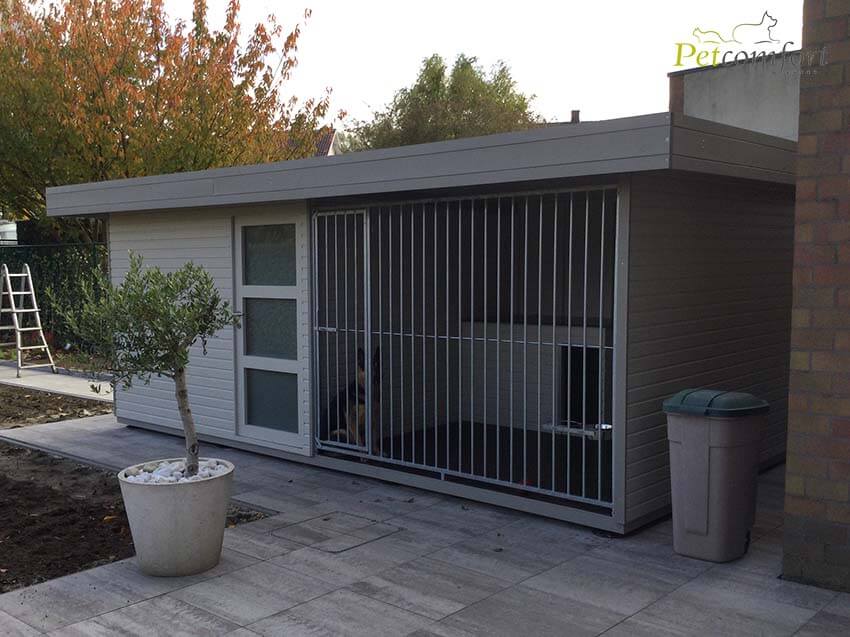 Petcomfort-hondenhut-tuinhuis-53x26m-foto1