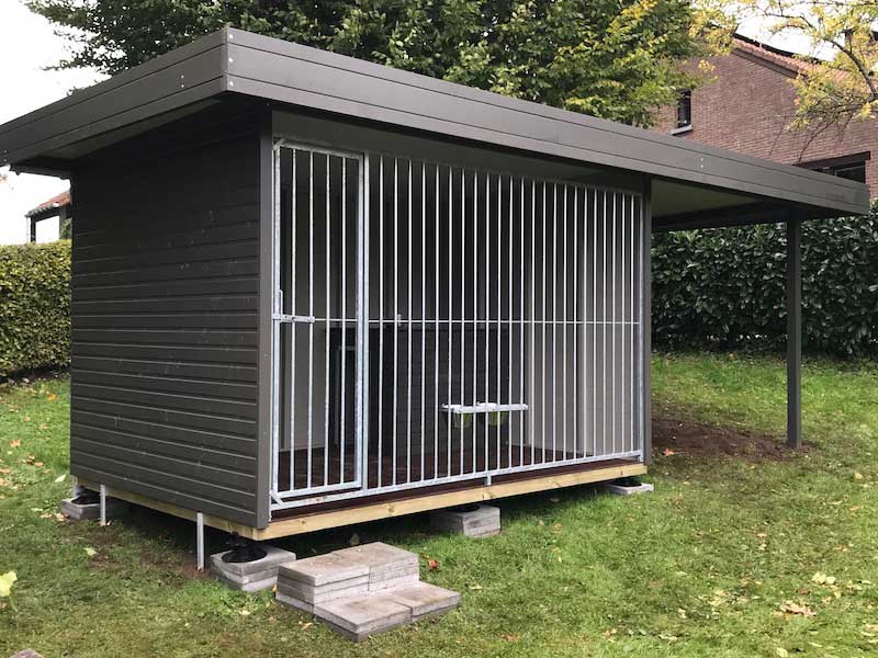 Petcomfort-hondenhut-van-31x21m-en-25m-extra-dak