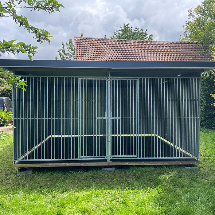 Dubbele hondenkennel voor politie