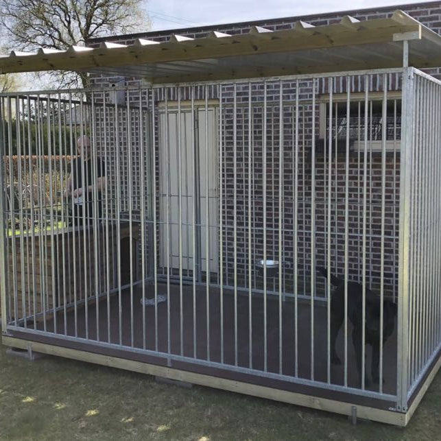 Kennel met bodem en dak