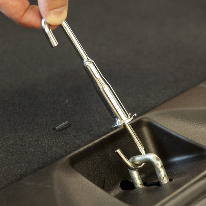 Achterklep ventilatieklem installeren